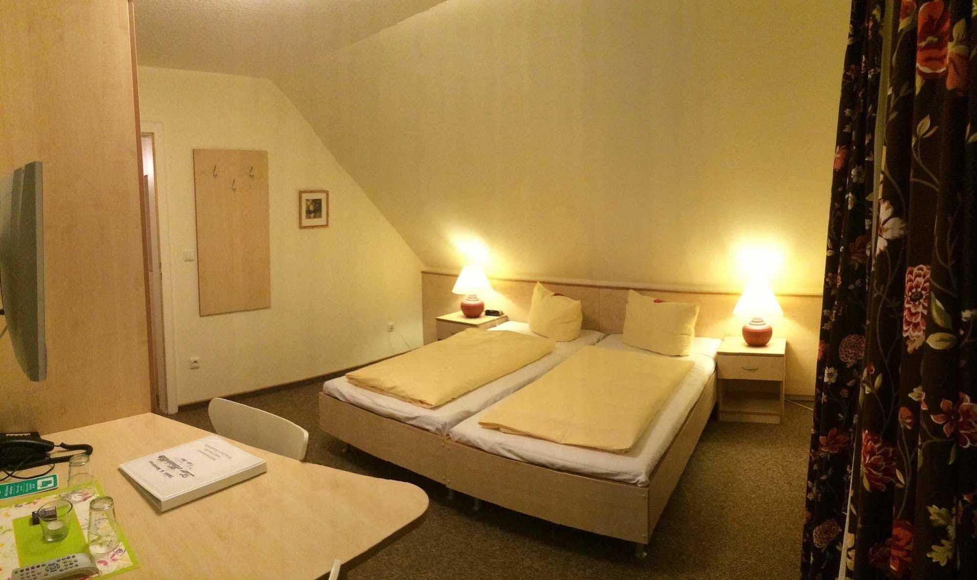Hotel Zur Heidebluete Hambühren Exteriér fotografie